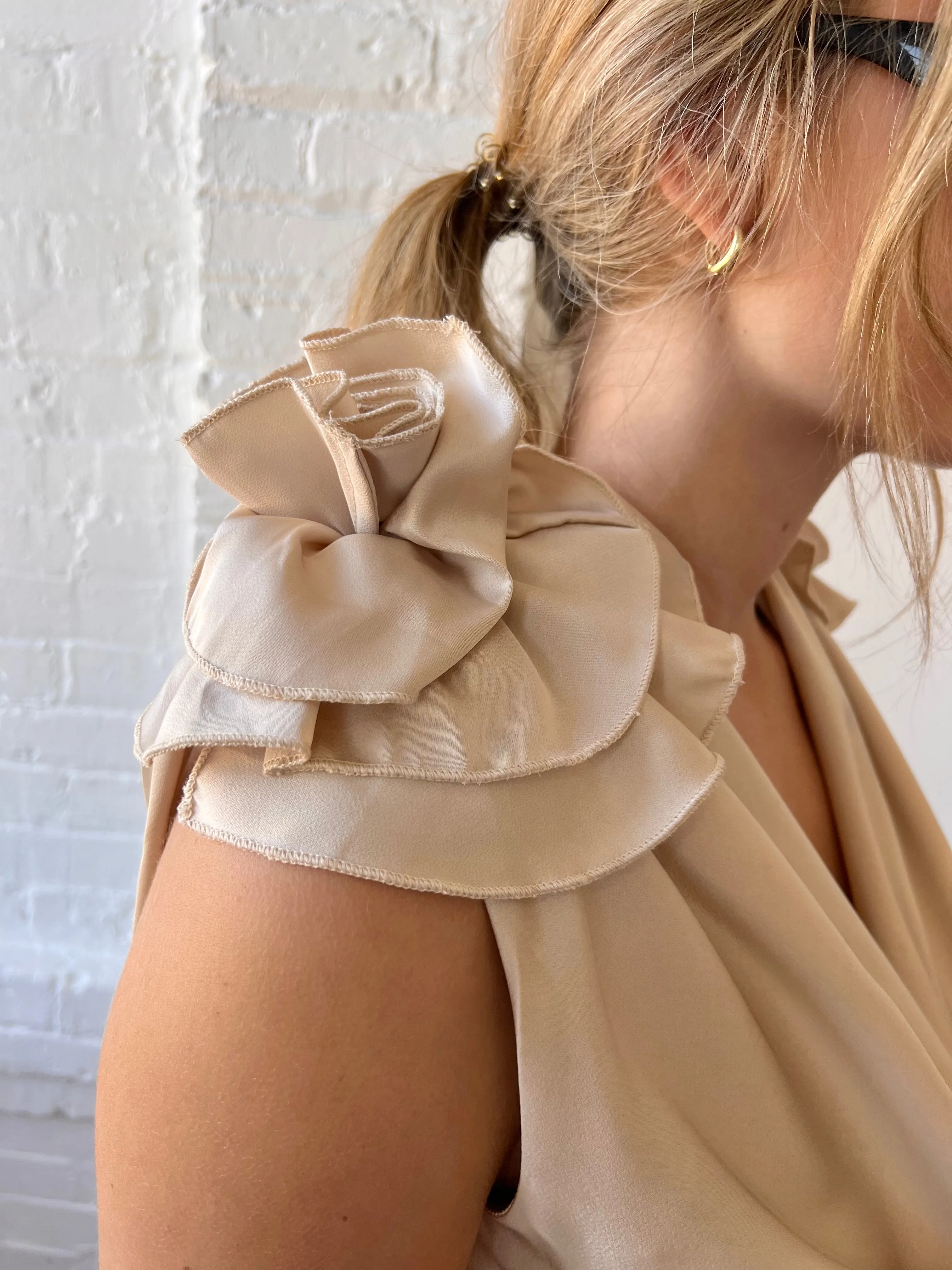 ISABELLE FLORAL JUMPSUIT IN CHAMPAGNE