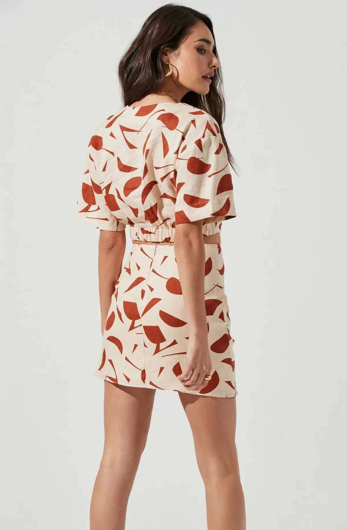 NIRINA ABSTRACT PRINT WRAPPED FRONT CROP TOP
